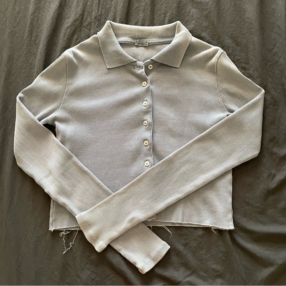 Brandy Melville cropped button up top